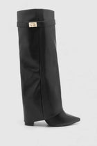 Kniehohe Damen Stiefel mit spitzer Schuhform
